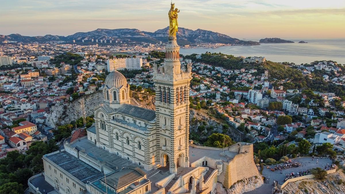 Vue aérienne de la ville près des Hôtels Oceania